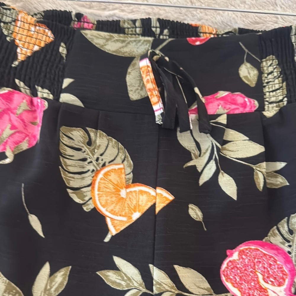 Cato Black Pants with Floral Accents - Picture 4 of 4